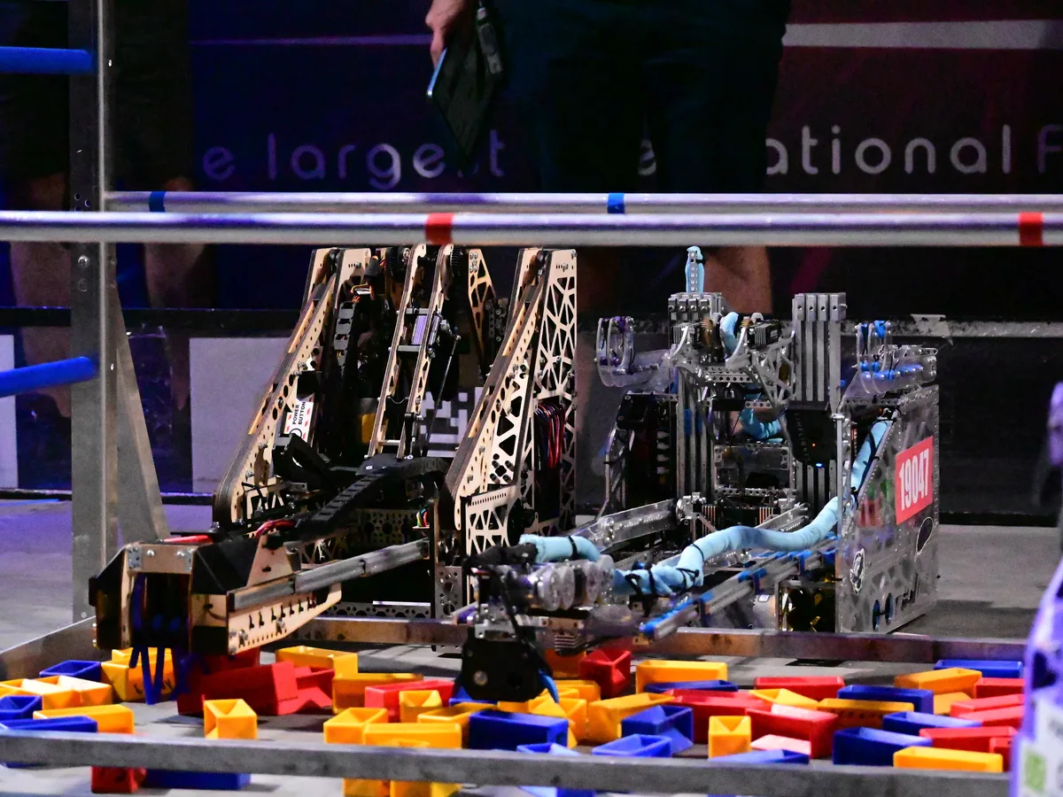 In context — Into the Deep — Bucharest robot